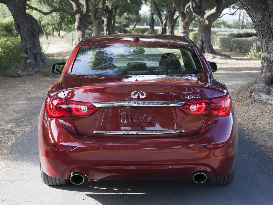  Infiniti Q50 S Hybrid 2013 года  (фото 10 из 16)